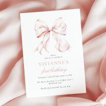 Niña de lazo rosa cumpleaños