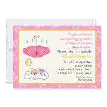 Niña pequeña que duerme, espolvorea rosa y amarill