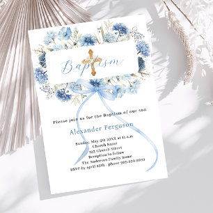 Invitación Niño de flores de lazo azul cruz bautizo