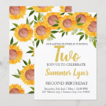 Niño florido de girasol lindo, segundo cumpleaños