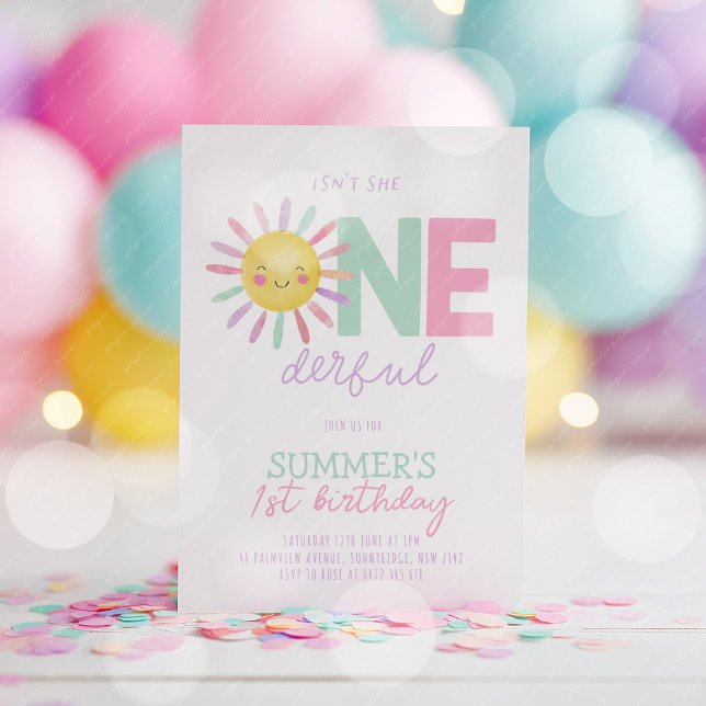 Invitación No Es Ella Onederful Cumpleaños 1 de Niñas (Isn't she Onederful! Girl's sun 1st birthday invitation in green, pink and purple. )