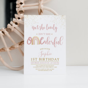 Invitación ¿No es ella un maravilloso cumpleaños del arcoiris