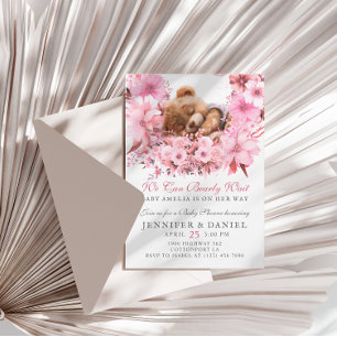 Invitación No podemos esperar Rosa Cumpleaños Floral del bebé