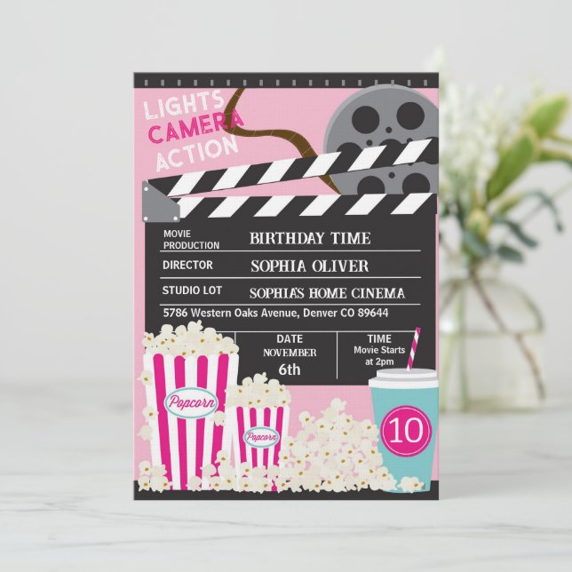 Invitación Noche de Cine de Chicas Fiesta de Cumpleaños (Anverso de pie)