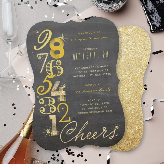 Invitación Nochevieja cuenta regresiva fiesta de feriado en C (New Year's Eve Countdown Chalkboard Holiday Party Invitation @ fat_fa_tin)