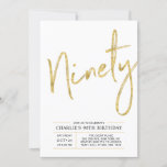 Invitación Noventa | Modern Gold Brush 90th Birthday Party<br><div class="desc">Celebra tu día especial con esta sencilla y elegante invitación a la fiesta de cumpleaños número 80. Este diseño presenta un guión de broche "Ninety" con un diseño limpio en combinación de color negro y oro. Hay más diseños y suministros de fiesta disponibles en mi tienda BaraBomDesign.</div>