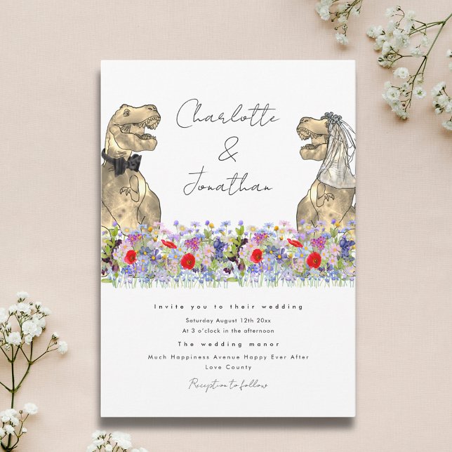 Invitación Novia de dinosaurios y flor silvestre Groom (Dinosaur theme wildflower wedding invitation with watercolor florals & fun dinosaur bride and groom)