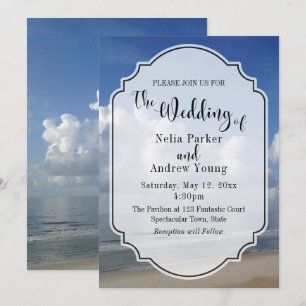 Invitación Nubes Gordas Sobre Foto de Playa con Insignia de B