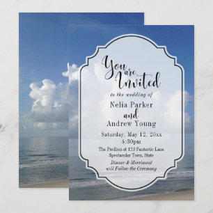 Invitación Nubes Gordas Sobre Foto de Playa con Insignia de B