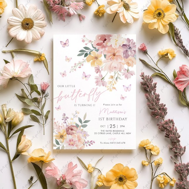 Invitación Nuestra flor de mariposa pequeña 1er cumpleaños (Little butterfly 1st birthday. Floral butterfly birthday invitation)
