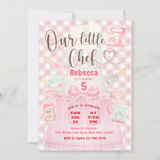 Invitación Nuestra Pequeña Niña Chef Rosa Gingham Cumpleaños