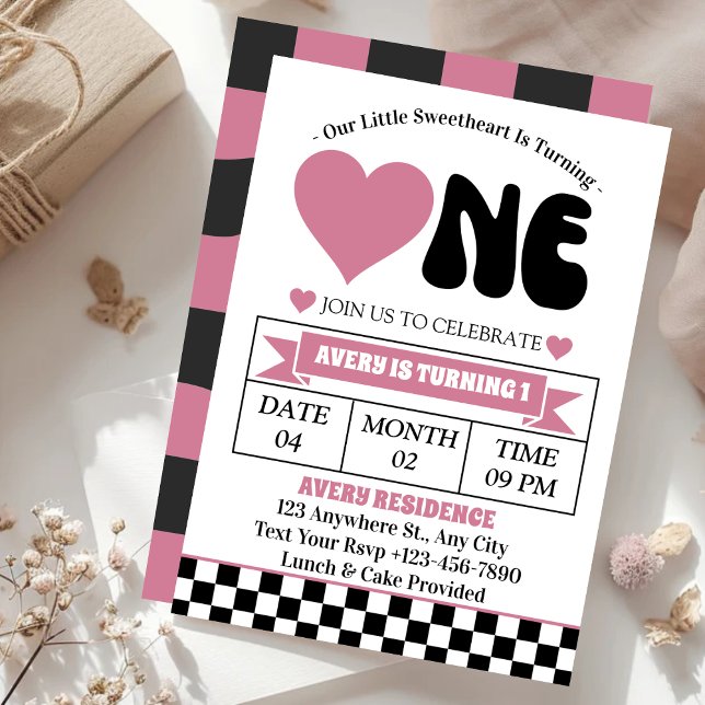 Invitación Nuestra Pequeña Querida Niña de Corazón Rosa Cumpl (Subido por el creador)