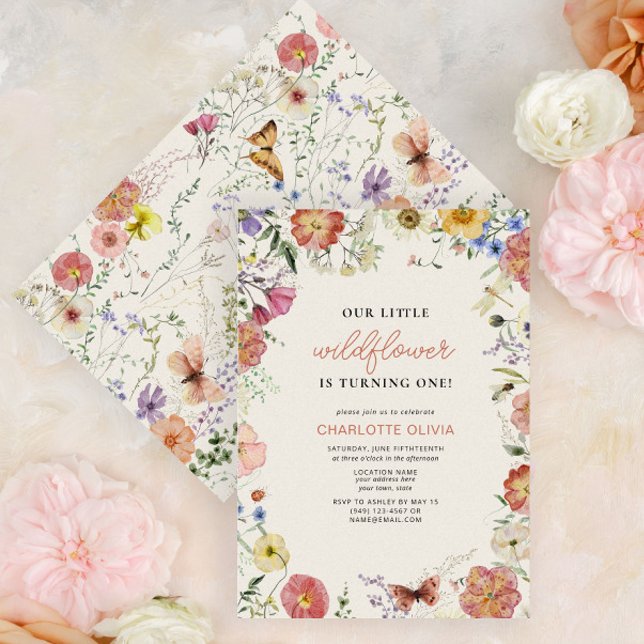 Invitación Nuestras Flores Presionadas De Nuestro Pequeño Flo (Easily personalize this sweet baby's first birthday invitation with your unique details.)
