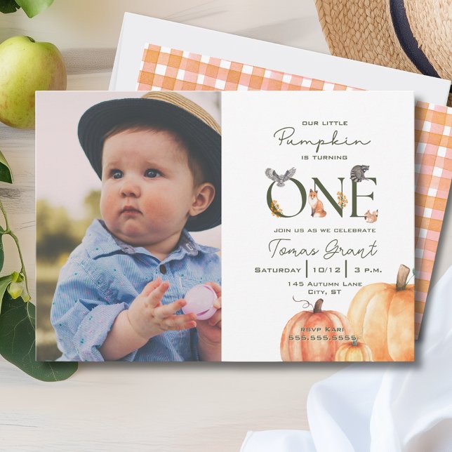 Invitación Nuestro pequeño calabaza Woodland cae primer cumpl (Our Little Pumpkin Woodland Fall First Birthday In Invitation)