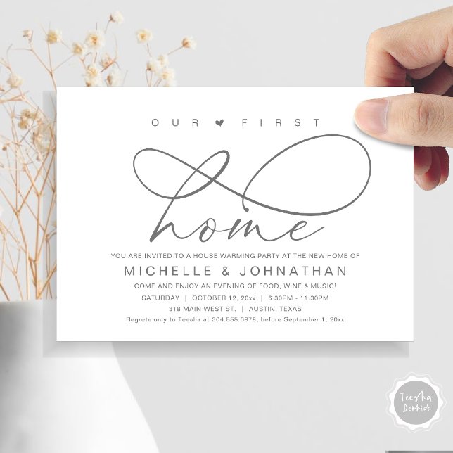 Invitación Nuestro primer hogar, fiesta moderno para el calen (Our First Home, New Housewarming Party Invitation Card, PDF, Modern Romantic Script, Dark Grey)
