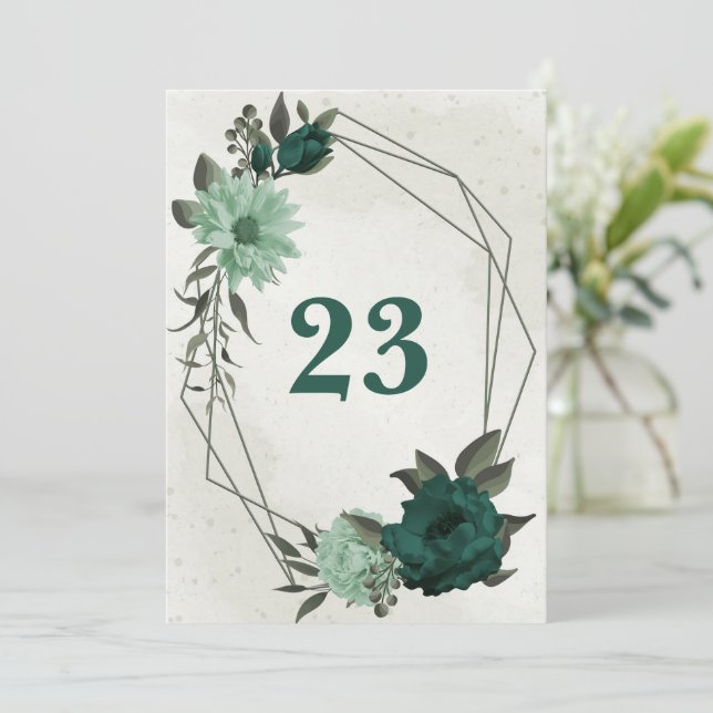 Invitación número de tabla geométrica de flores verdes esmera (Anverso de pie)