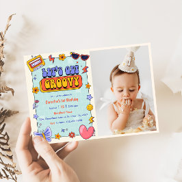 Invitación Obtengamos la foto de cumpleaños de Groovy Hippie