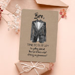 Invitación Obteniendo un golpe - Traje para arriba - Invitaci<br><div class="desc">Cartas de propuesta de hombre o groomsman de Chalkboard.</div>