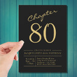 Invitación Ochenta Black Gold 80th Birthday Party<br><div class="desc">¡Haz especial tu cumpleaños número 80 con esta magnífica invitación en negro y oro de Zazzle! Nuestro fiesta personalizado negro invita a presentar una hermosa letra de guión con acentos dorados audaces para un toque de lujo. Personalizar los detalles de tu evento en la parte posterior de la postal y...</div>