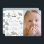 Invitación Oneder the Sea Creations Blue First Birthday Photo<br><div class="desc">Esta tierna invitación a la fotografía de primer/primer cumpleaños de este chico "Oneder the Sea" incluye conchas, cangrejo de tortuga marina, pulpo, pescado, ballenas, pez estrella y conchas bajo el mar. En el reverso se ve un fondo blanco con rayas azules. Ideal para las fiestas de cumpleaños bajo el mar....</div>