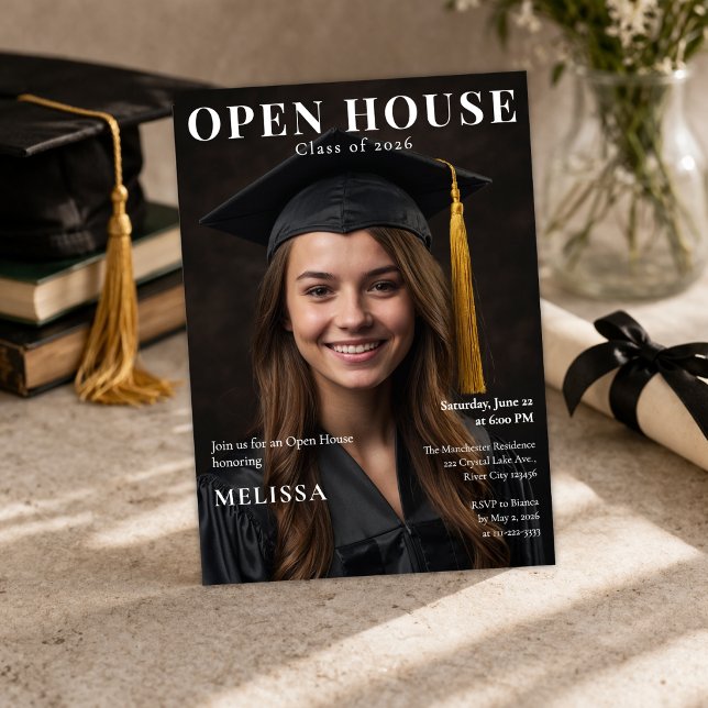 Invitación Open House Graduation Photo Invite (Editable open house graduation invite with modern magazine style design)