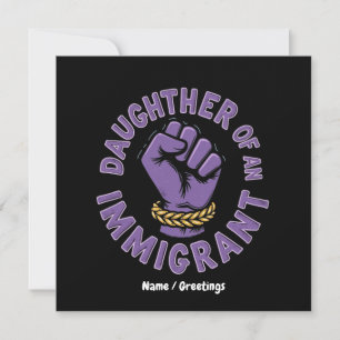 Invitación Orgullosa hija de una inmigrante que abraza su her