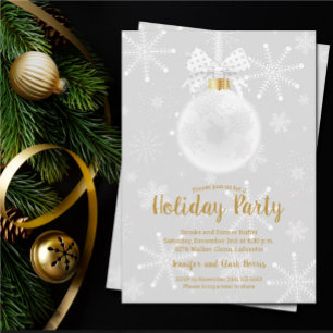 Invitación Ornamento elegante en vacaciones con copas de niev
