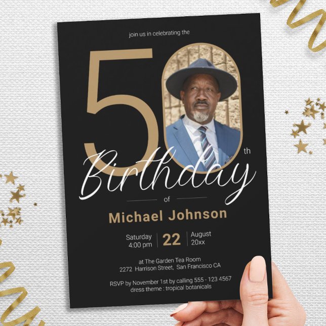 Invitación Oro Negro Moda simple Personalizado foto 50 cumple (Gold Black Simple Chic Custom Photo 50th Birthday Invitation)