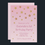 Invitación Oro Pink Little Stars Sweet Baby Kids Cumpleaños<br><div class="desc">Este dulce diseño cuenta con pequeñas estrellas doradas en un fondo rosado degradado,  perfecto para el primer cumpleaños de tu pequeña estrella y puede ser personalizado para cualquier edad. Este diseño también está disponible en otros colores de mi tienda.</div>