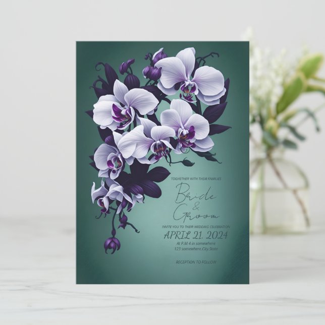 Invitación Orquídeas púrpuras en un fondo verde. (Anverso de pie)
