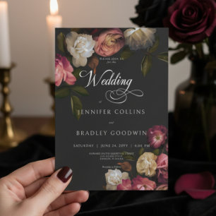 Invitación Oscuro Moody Burgundy y cream Peonies Black Boda