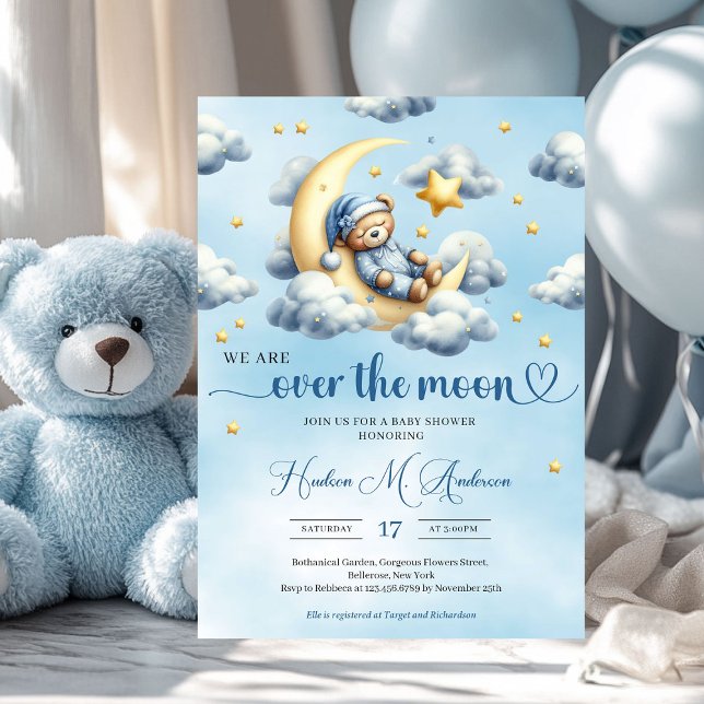 Invitación Oso bebé de moda durmiendo sobre la luna de oro (we are over the moon - boy baby shower invitation with teddy bear)