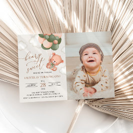 Invitación Oso bebé, globos verdes, primer cumpleaños