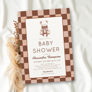 Invitación Oso de peluche de tablero de ajedrez marrón para b