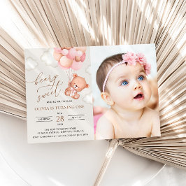 Invitación Oso de peluche, globos morados, primer cumpleaños