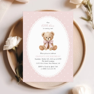 Invitación Oso de peluche, lazo, lunares rosados, primer cump
