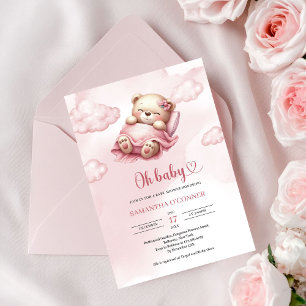 Invitación Oso de peluche lindo durmiendo en un cielo rosa co
