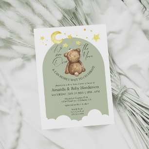 Invitación Oso de peluche verde salvia sobre la luna para bab
