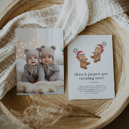 Invitación Osos gemelos llevan sombrero de Santa en foto de p