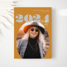 Invitación Oval Bold Clase Moderna de Graduación de Foto 2024