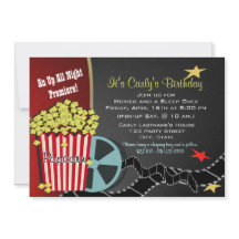 Palomitas de maíz y una película durmiendo