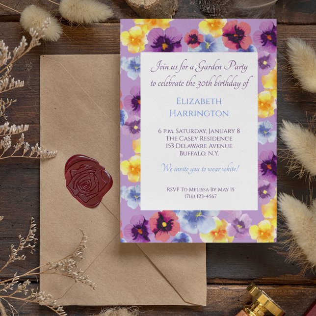 Invitación Pansies pintados a mano Fiesta de jardín floral Cu (With its purple background, this pansy wildflower invitation could be for a day or evening event!)