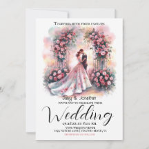 pareja romántica bajo boda de arco floral