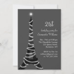 Invitación París en la noche del 21 de cumpleaños<br><div class="desc">Las brillantes luces de trineo acentúan la Torre Eiffel en esta invitación de cumpleaños 21 inspirada en París,  que se puede cambiar fácilmente para acomodar otra época de cumpleaños.</div>