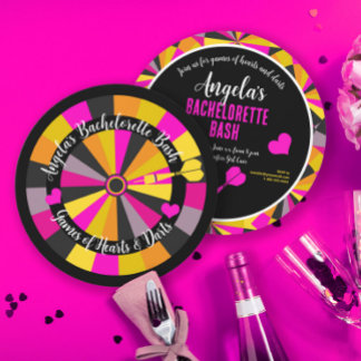 Invitación Partido de Bachelorette de Juego de Dardos y Coraz