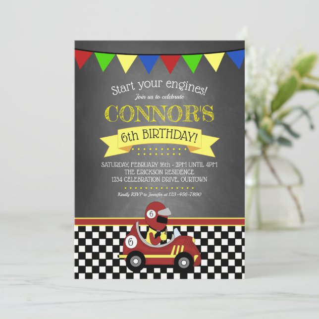 Invitación Partido de Cumpleaños de los Coches de Carrera Roj (Anverso de pie)