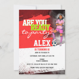 Invitación Partido de Cumpleaños del Chica de Fútbol Rojo