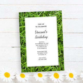 Invitación Partido de cumpleaños Green Grass Backyard