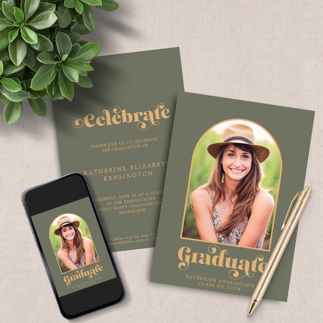 Invitación Partido de Graduación de Foto del Arco de Oro Verd (Modern Sage Green Gold Arch Photo Graduation Party Invitation Announcement with Instant Download)