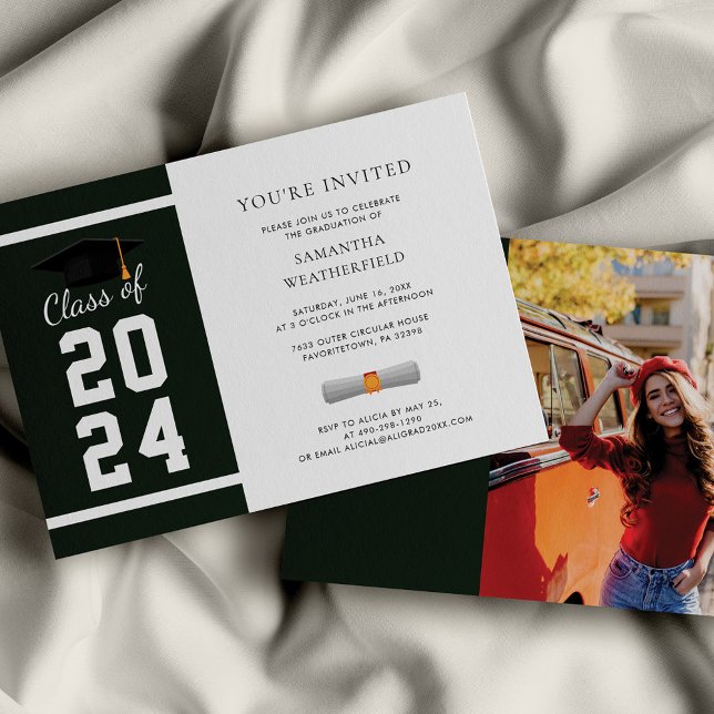 Invitación Partido de Graduación de Fotografía Blanca Verde G (2024 Graduation Party Invitation with photo)